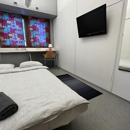 Хостел Hmi Smart Group 220 Хельсинки Экстерьер фото